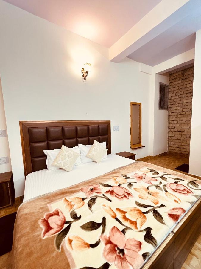 Residence Inn Homestay Simlá Kültér fotó